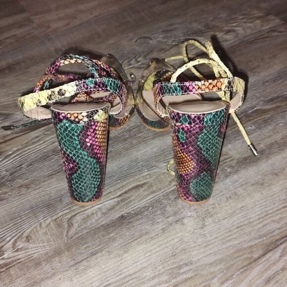 Fashion Nova Arani Multicolor Snakeskin Heels  Sz 9 NWOT - Picture 4 of 7